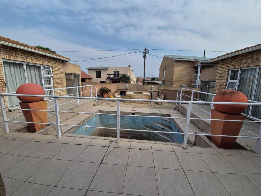4 Bedroom Property for Sale in Bluewater Bay Eastern Cape